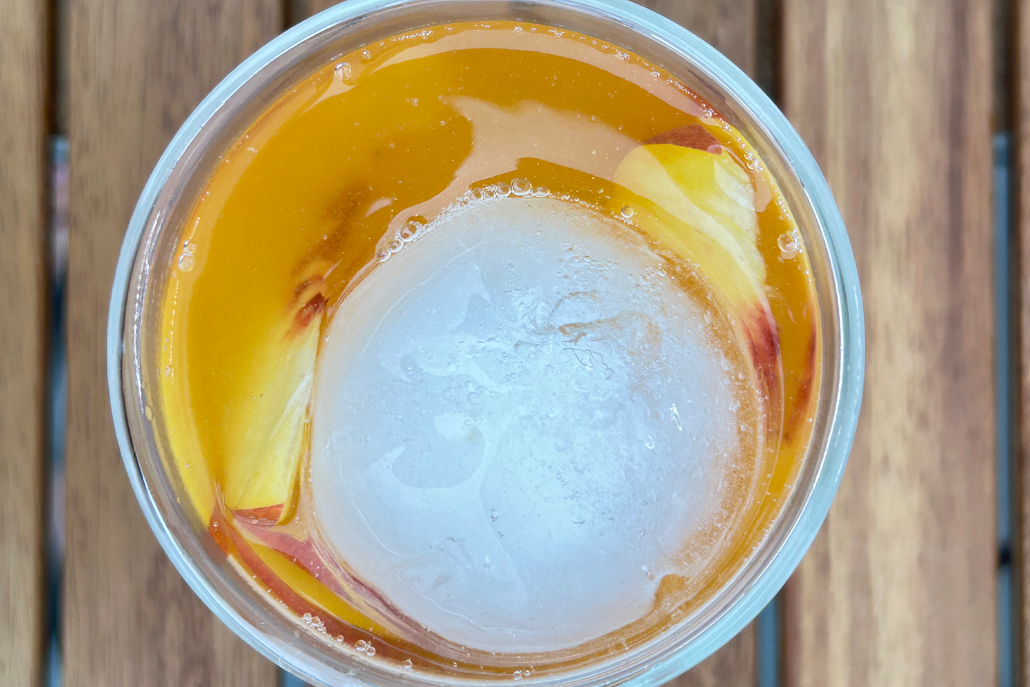 Weinbergpfirsich-Likör